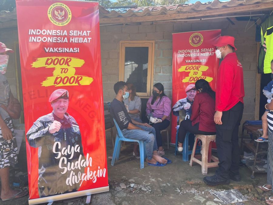 Binda Kepri Gelar Vaksinansi Door to Door di Rumah Liar Kampung Air Batam