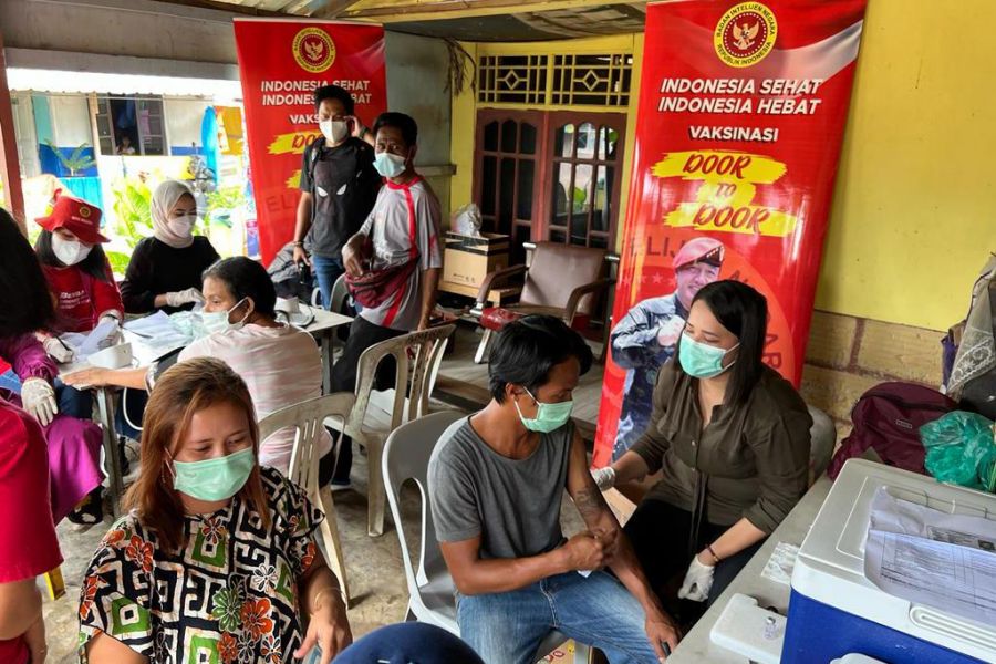 Binda Kepri Gesa Vaksinasi, Masyarakat Pemukiman Rumah Liar Antusias untuk Vaksin