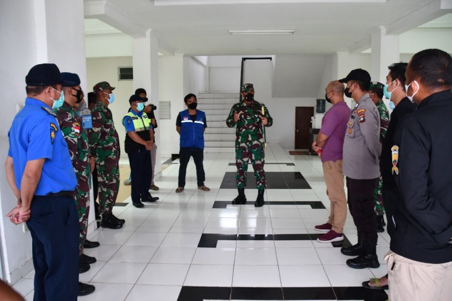 Danrem 033/WP Tinjau Karantina PMI di Rusun BP Batam