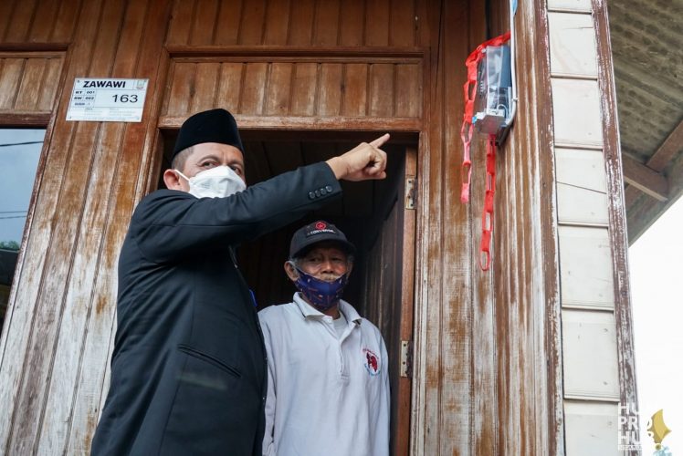 Gubernur Ansar Resmikan Listrik Masuk Desa di Dua Dusun di Natuna