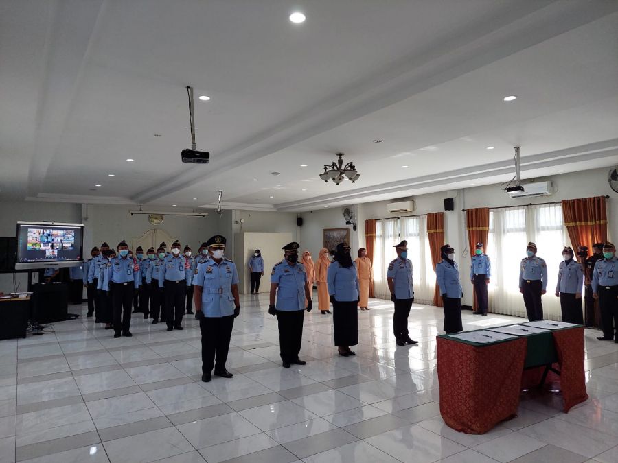 Kanwil Kemenkumham Kepri Lantik 5 Pejabat Administrasi