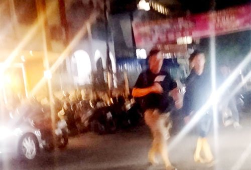 Parkir Hotel Satria di Jalan Ahmad Yani Karimun Kembali Dikeluhkan, Warga Minta Penertiban