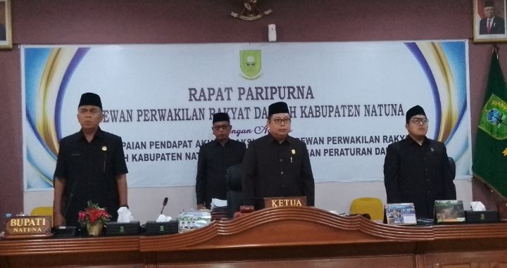Rapat Paripurna Penyampaian Pendapat Ahir Fraksi DPRD Kabupaten Natuna Terhadap 6 Ranperda