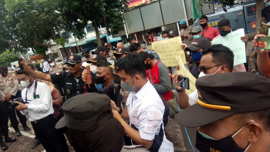 Tak Tertahankan, Puluhan Petani Bintan Lakukan Aksi Demo di Kanwil BPN Kepri