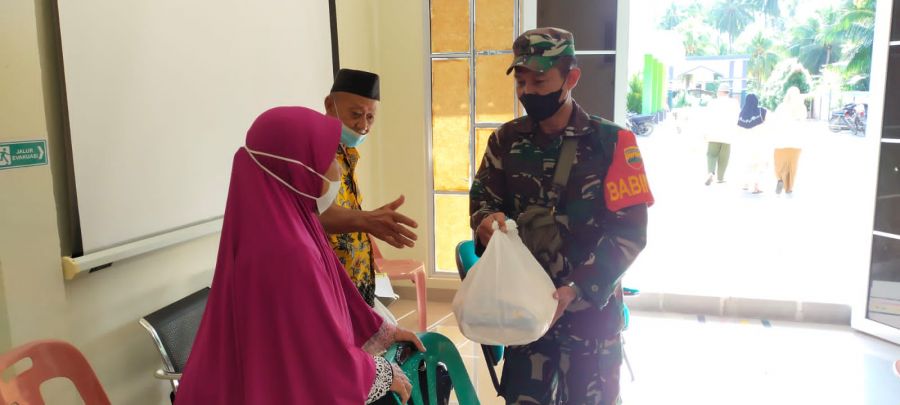 Tim Vaksinasi Mobil Gurindam 12 Korem 033/WP di Karimun Gelar Vaksinasi Door to Door