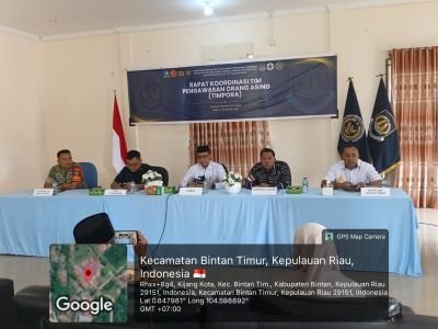 Babinsa Gunung Lengkuas Hadiri Rapat Koordinasi TIM PORA Kecamatan Bintan Timur