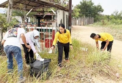 dukung-gerakan-indonesia-asri-dan-green-policing-polres-karimun-gelar-kerja-bakti-di-coastal-area