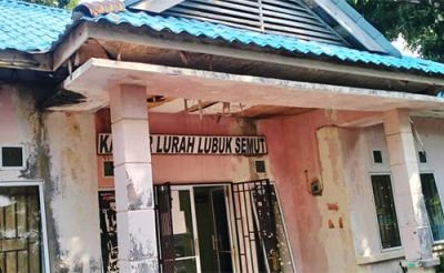 pasca-publikasi-terkait-kerusakan-gedung-bupati-karimun-dikabarkan-tinjau-kantor-lurah-lubuk-semut