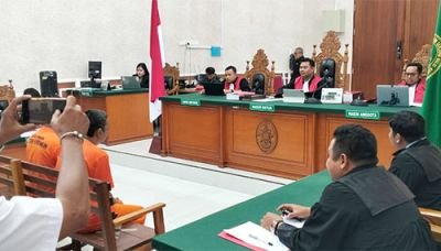 sidang-dugaan-penggunaan-surat-palsu-di-pn-karimun-ditunda-kuasa-hukum-terdakwa-ajukan-eksepsi